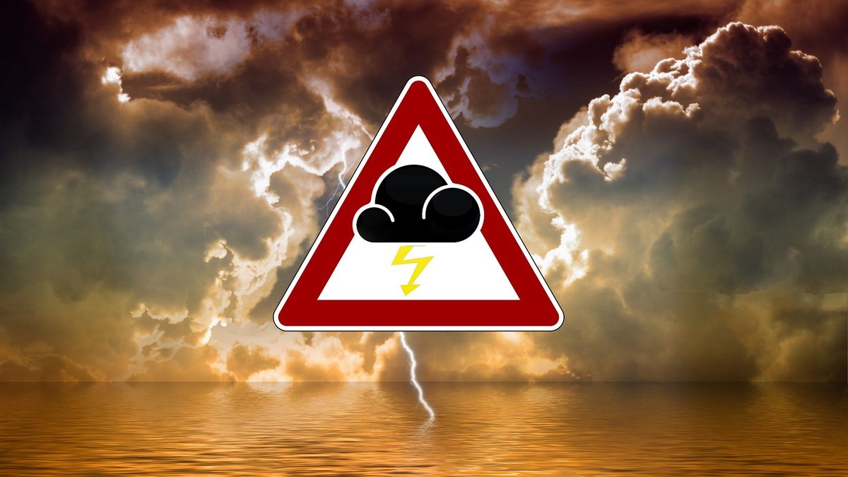 Prognoza pogodny na ekranie smartfonu.