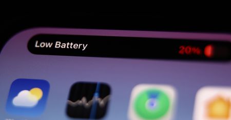 Jak wydłużyć czas pracy baterii iPhone'a? Proste wskazówki