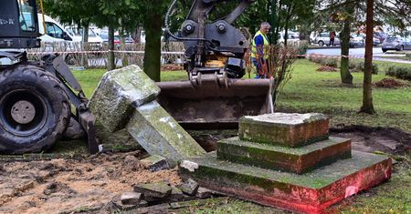 Usunęli obelisk Armii Czerwonej. "Ruski mir nie ma tutaj prawa sięgać"