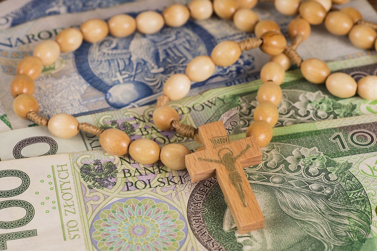 Dała księdzu 100 zł. Po chwili takie słowa. Zapamięta je na długo