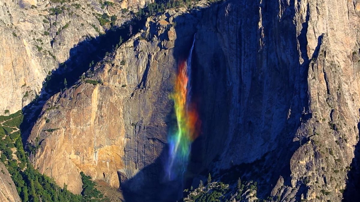 Tęczowy wodospad w Yosemite istnieje. Zobacz film 1