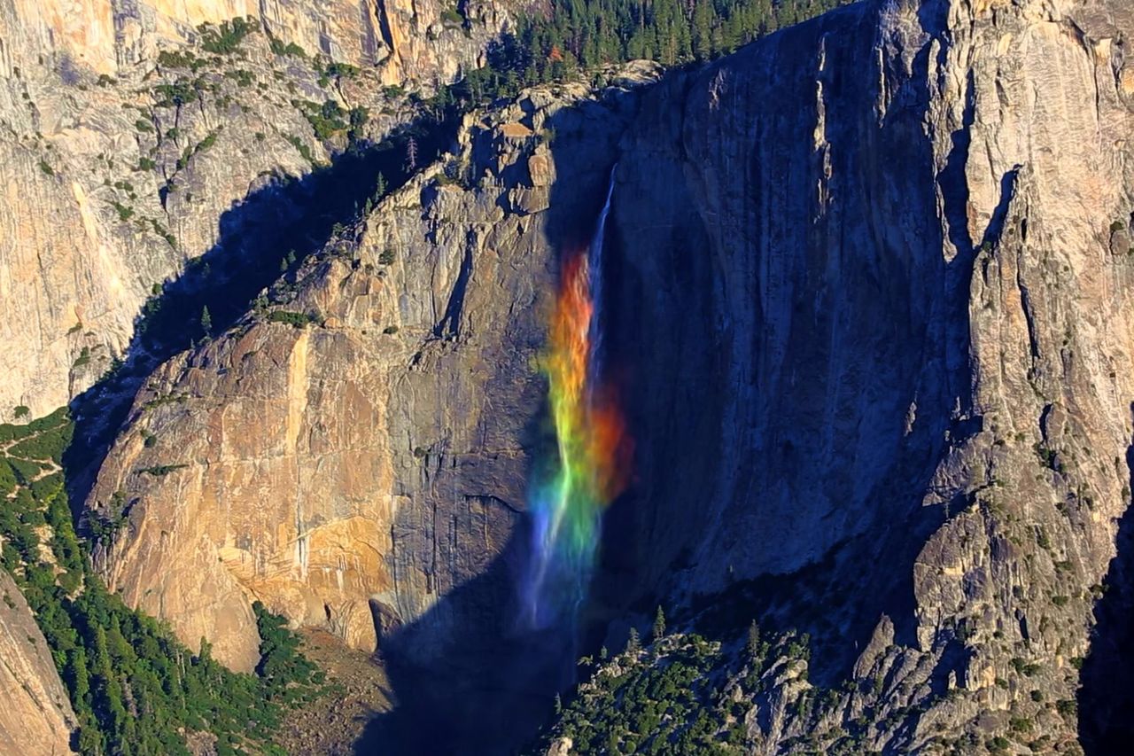 Tęczowy wodospad w Yosemite istnieje. Zobacz film