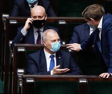 Makowski: "Insurekcja dwudniowa. Posłowie, którzy mieli rozbić PiS, wracają do partii-matki" [OPINIA]