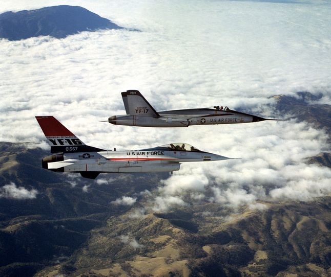 YF-16 i YF-17 - protoplaści F-16 i F-18