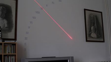 Zrób to sam: laserowy zegar 1