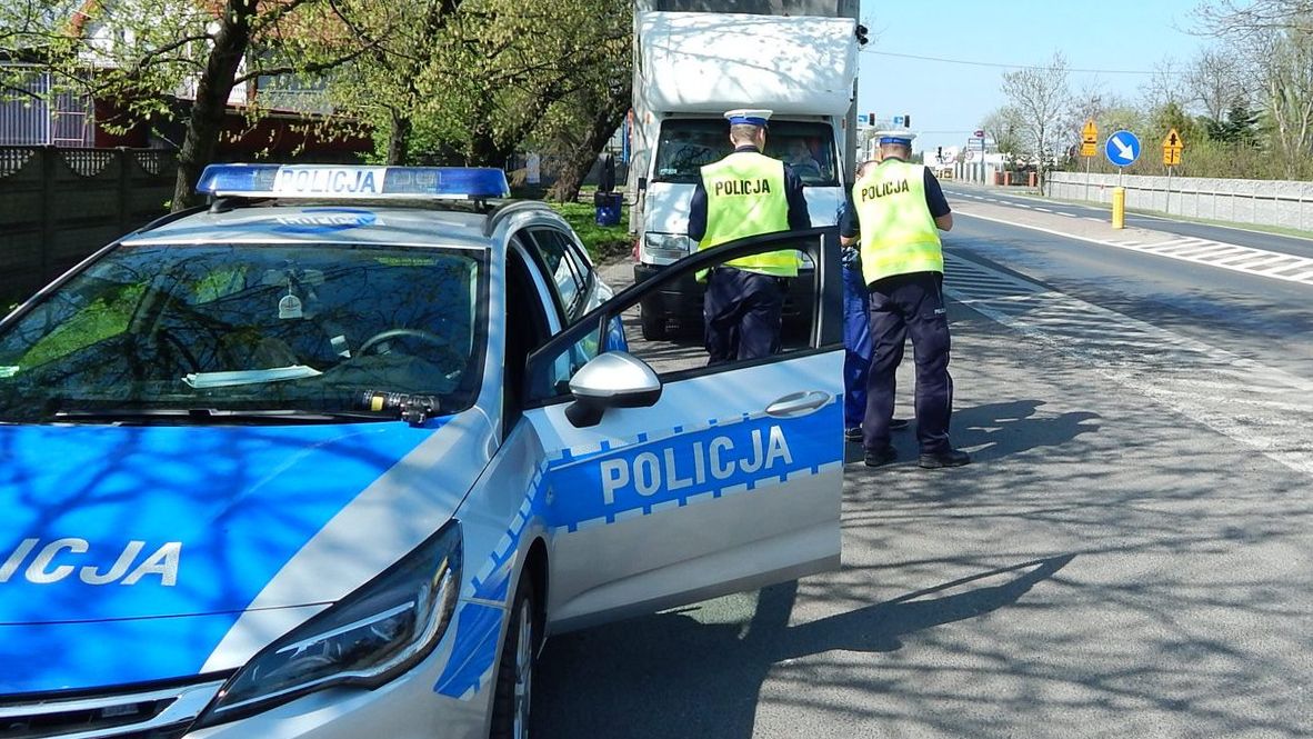 Mocno dymiące samochody nie należą do rzadkości na naszych drogach. Aż dziw, że przechodzą coroczny przegląd