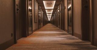 Jakie znaczenie ma wykładzina w hotelu?