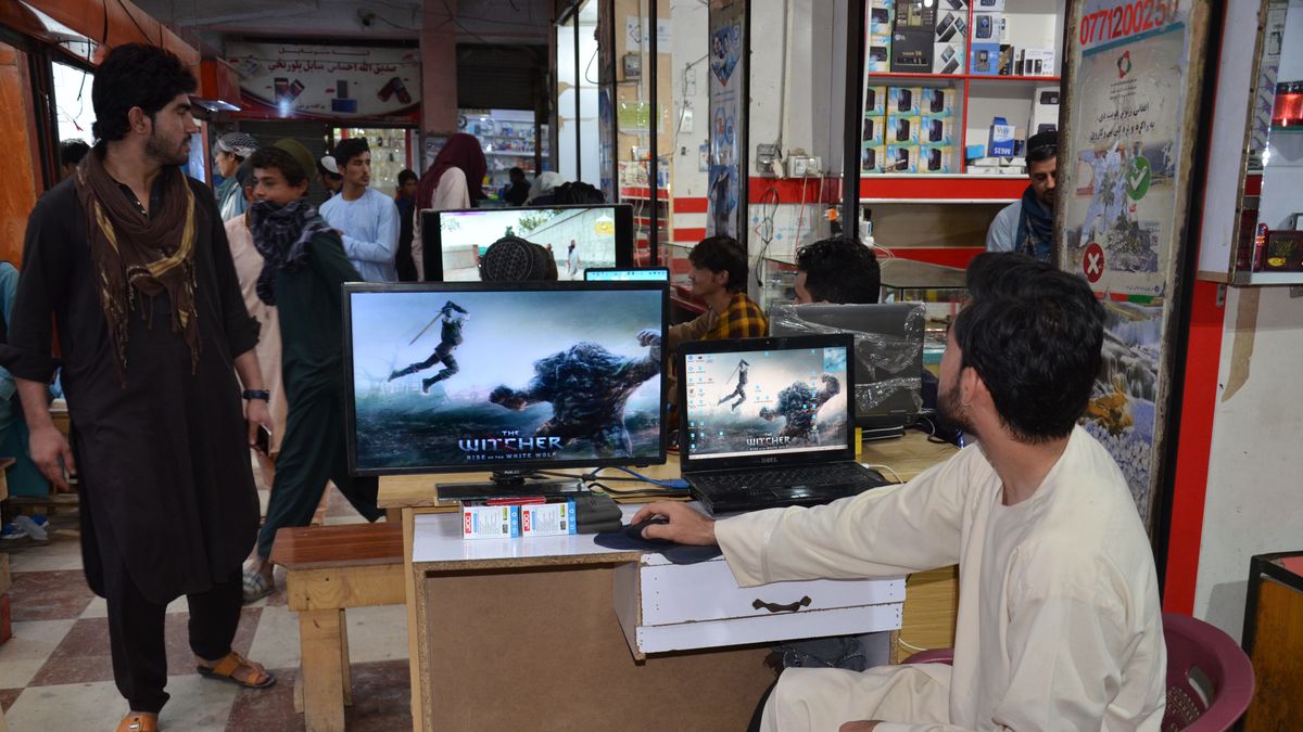 Afganistan. Władze wyłączyły internet i telefonię komórkową