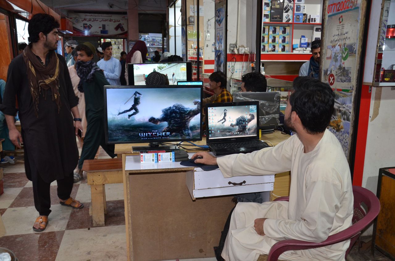 Afganistan bez internetu i telefonii. Talibowie odcinają kraj od świata