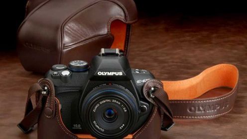 Olympus E-420 Komachi ? urok skórzanego futerału 1
