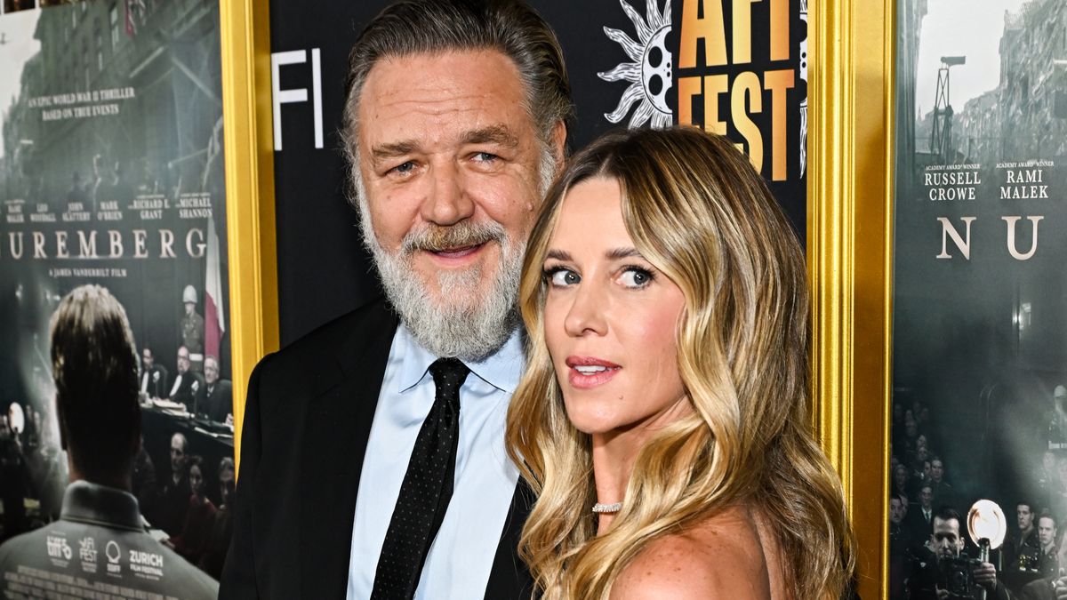 Russell Crowe z partnerką Britney Theriot