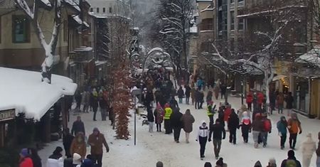 25 cm śniegu w Zakopanem. Krupówki oblężone