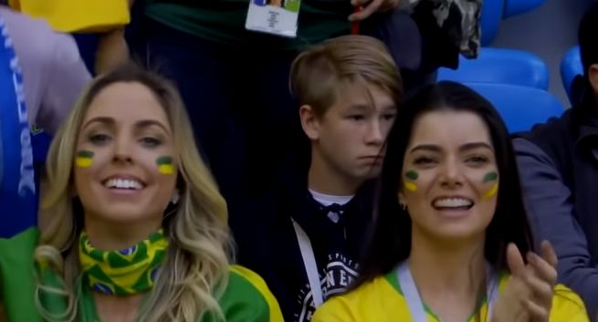 FIFA chce mniej ujęć z pięknymi fankami w transmisjach z mundialu, wytyka całowanie reporterek przez kibiców