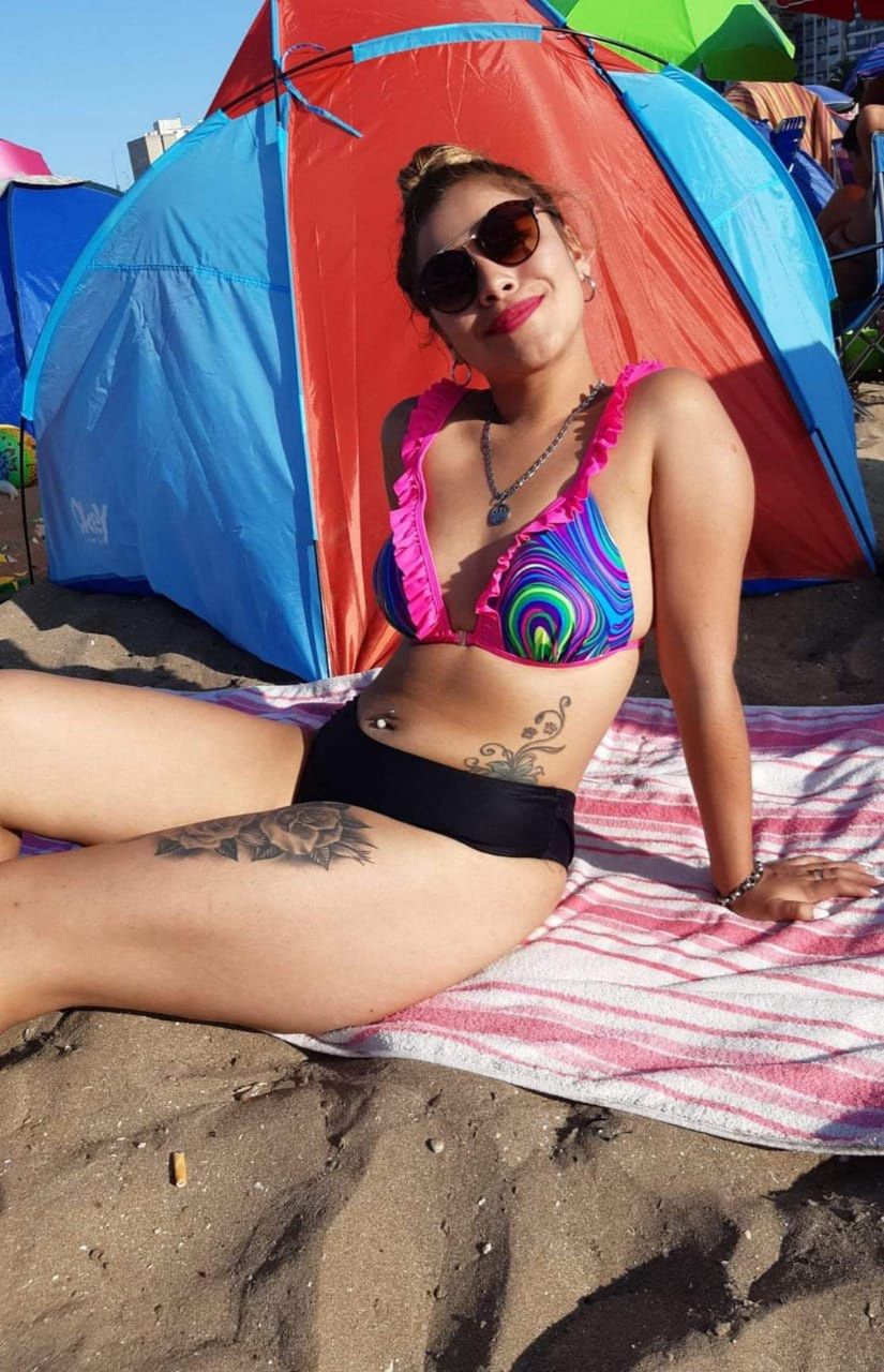 Dziewczyna posła przeszła dziesięć dni temu operację powiększenia piersi