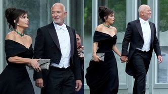 Wydekoltowana Lauren Sanchez i elegancki Jeff Bezos lansują się na balu u Donalda Trumpa (ZDJĘCIA)