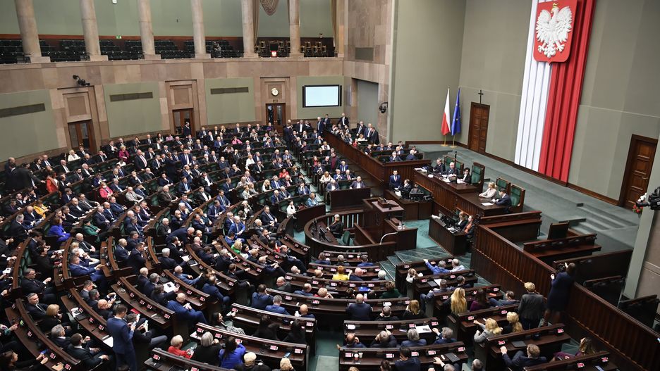obrady Sejmu
Warszawa, 25.01.2023. Pos�owie na sali plenarnej Sejmu w Warszawie, 25 bm. Sejm nie popar� wniosku o odrzucenie projektu ustawy o Planie Strategicznym WPR na lata 2023-2027 i skierowa� go do dalszych prac w komisji rolnictwa. (amb) PAP/Andrzej Lange
Andrzej Lange
polityk, polityka, posiedzenie, sala obrad, sejm, Sejmu