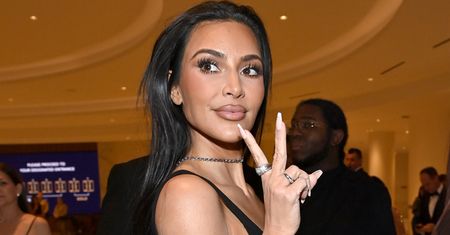 Co za figura! Kim Kardasian pokazała się w samym bikini