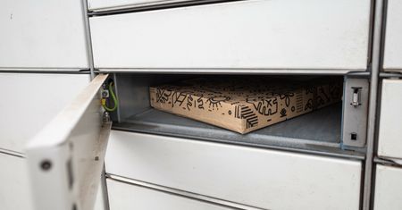 Nie mógł sięgnąć paczki z Paczkomatu. Brzoska reaguje po nagraniu