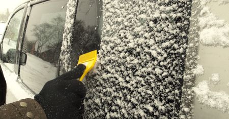 Zamrożone szyby? Te patenty odmienią twoje życie