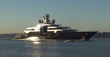 Kolejny rosyjski oligarcha stracił luksusowy jacht. Wydał na niego 600 mln dolarów
