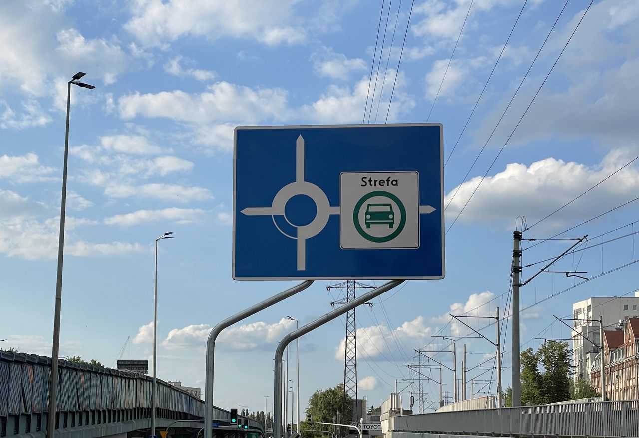 Znak informujący o strefie czystego transportu