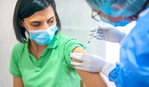 COVID-19. Setki osób z opóźnioną drugą dawką szczepionki w Warszawie