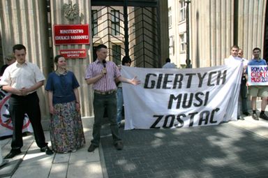 Demonstracje za i przeciw Giertychowi