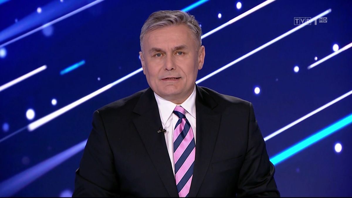 Marek Czyż jest prowadzącym program informacyjny "19.30"
