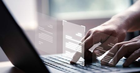 Elektroniczny obieg dokumentów w administracji publicznej. Od chaosu do transparentności