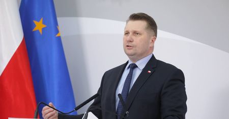 Szczepienia na COVID. Przemysław Czarnek o szczegółach szczepień nauczycieli