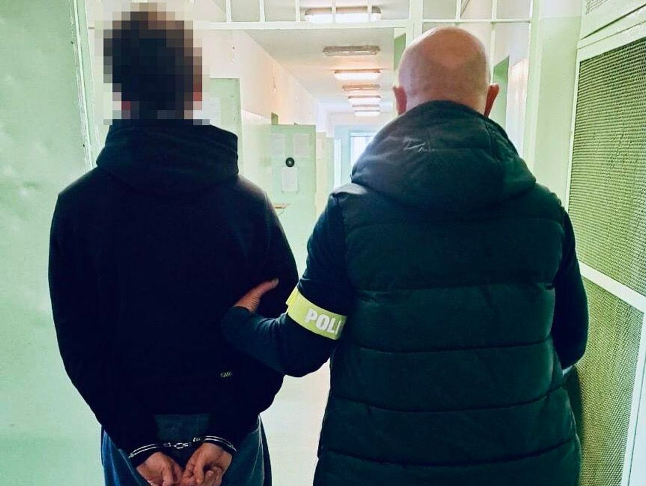 Słupsk: Seryjnie włamywał się do samochodów. 29-latek zatrzymany