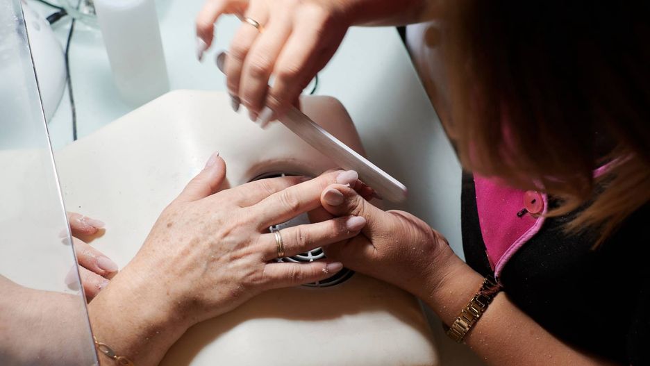 Jak optycznie odmłodzić dłonie? 