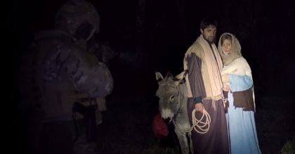 Kontrowersyjna kampania społeczna: Maria, Józef, Jezus - "Oni też byli uchodźcami!"