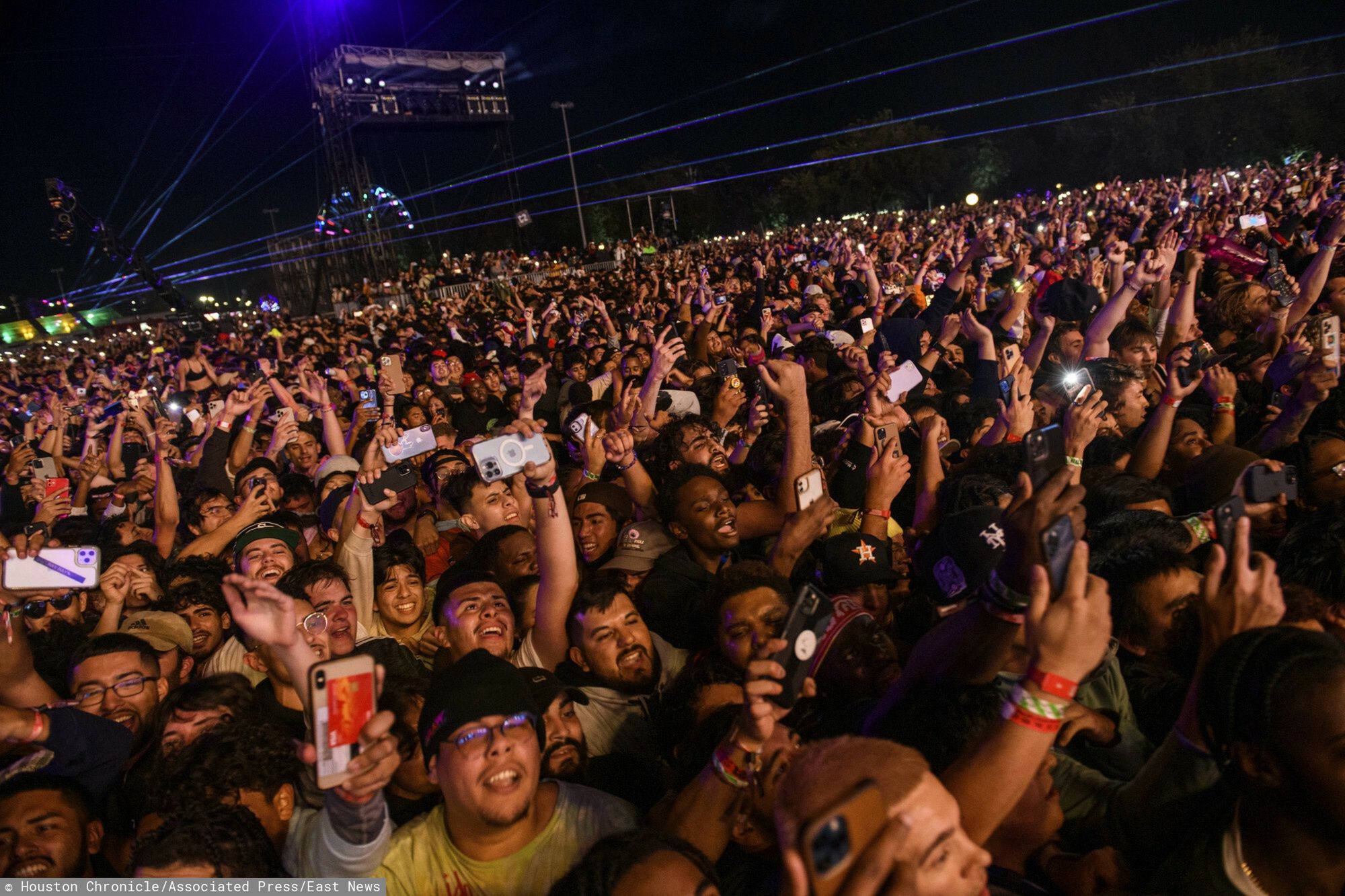 Tłum na festiwalu Astroworld