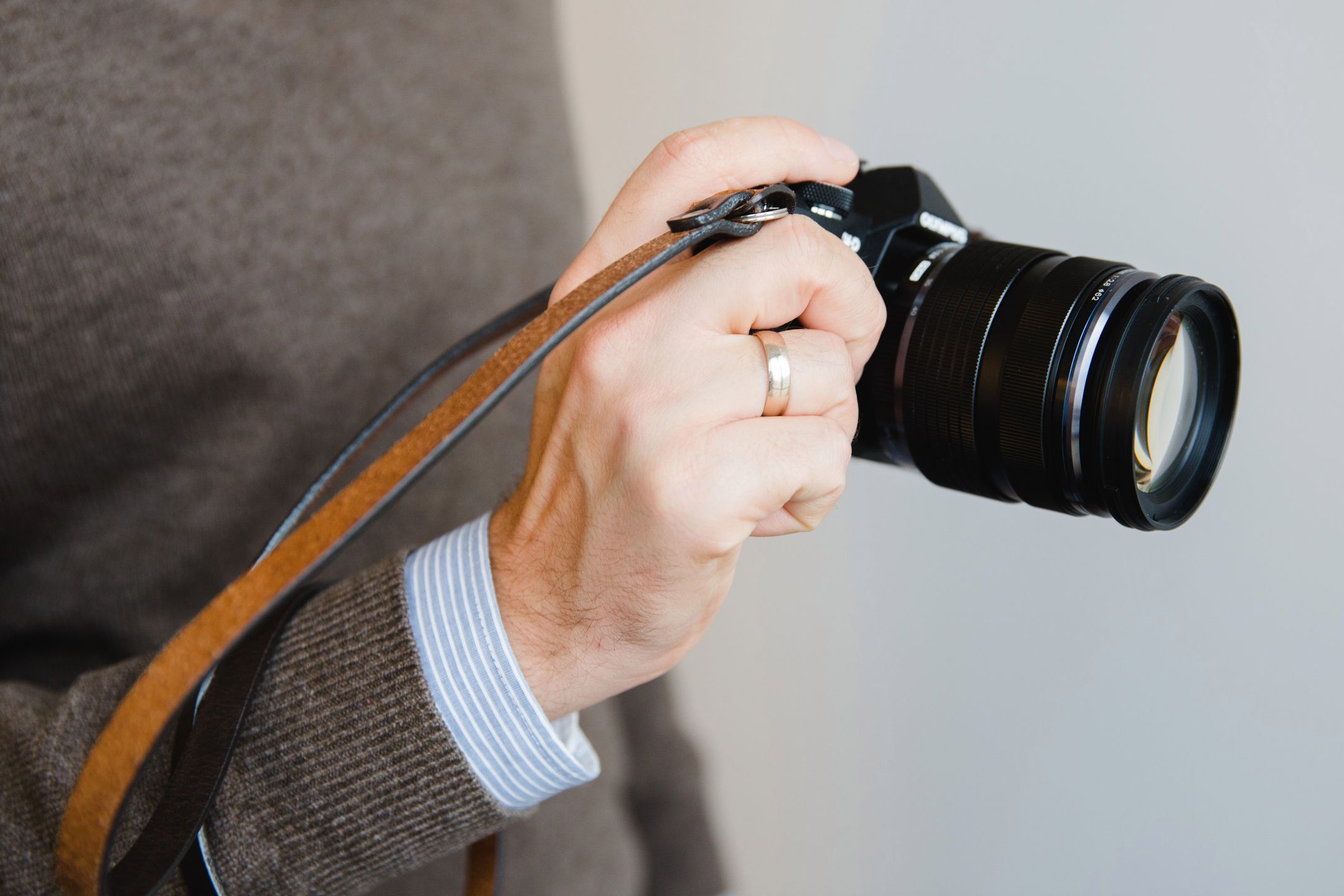 Skórzane paski fotograficzne Eupidere – elegancki i praktyczny dodatek do bezlusterkowców [recenzja] 10