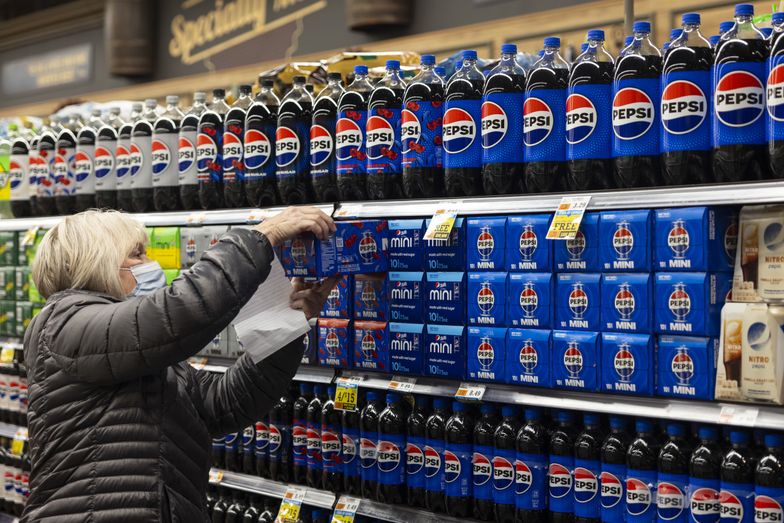 Spadają przychody PepsiCo. Klienci kupują mniej napojów. Efekt podwyżek