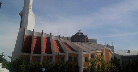 Sanepid szuka wiernych z warszawskiej parafii. U proboszcza wykryto COVID-19