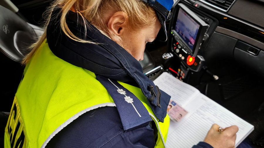 Od mundurowych nie usłyszysz już "Poproszę o prawo jazdy"