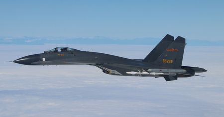 Incydent z chińskim J-11. "Konieczny unik"