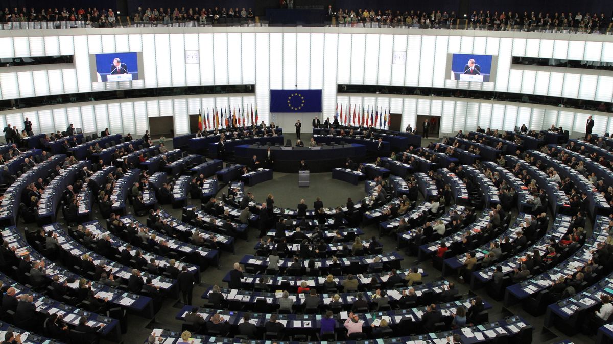 Giganci internetu mogą coraz więcej. Czy da się ich jeszcze kontrolować? (depositphotos)