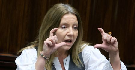 Od publicystki i dziennikarki do prominentnej posłanki PiS. Nie zgadniecie, jakie wykształcenie ma Joanna Lichocka