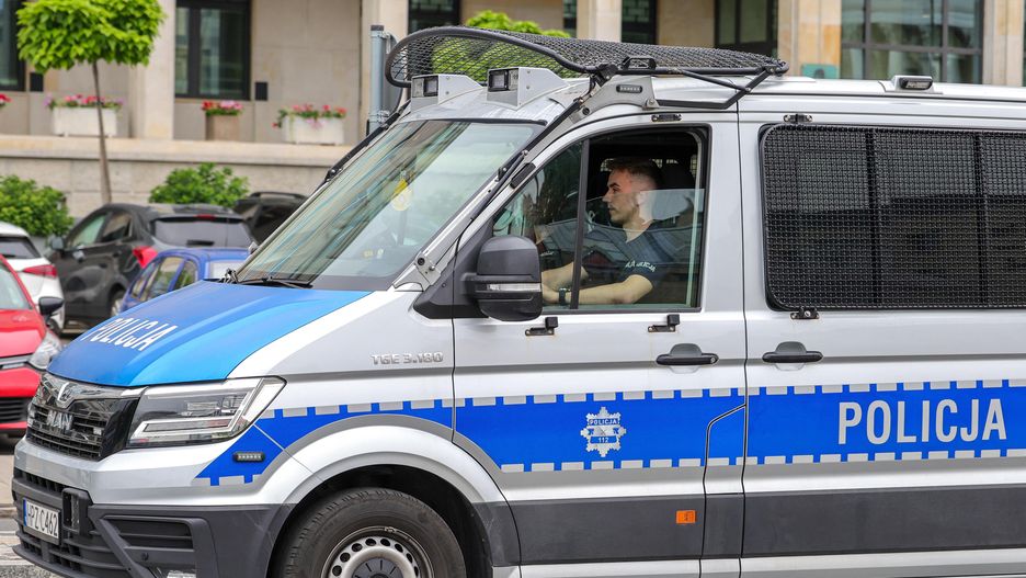 policyjny radiow�z
Warszawa, 13.06.2024. Policyjny radiow�z na jednej z warszawskich ulic, 13 bm.  (sp/ibor) PAP/ Szymon Pulcyn
Szymon Pulcyn
napis, nazwa, policja, policyjny, radiow�z, samoch�d