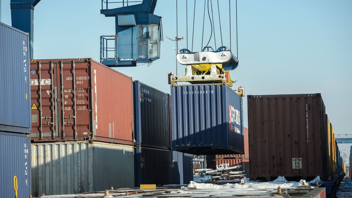 Prze�adunek poci�gu
Wojciech Pacewicz
Chiny, inwestycja, kontener, Londyn, nowy szlak jedwabny, PKP Cargo, poci�g, prze�adunek, towarowy