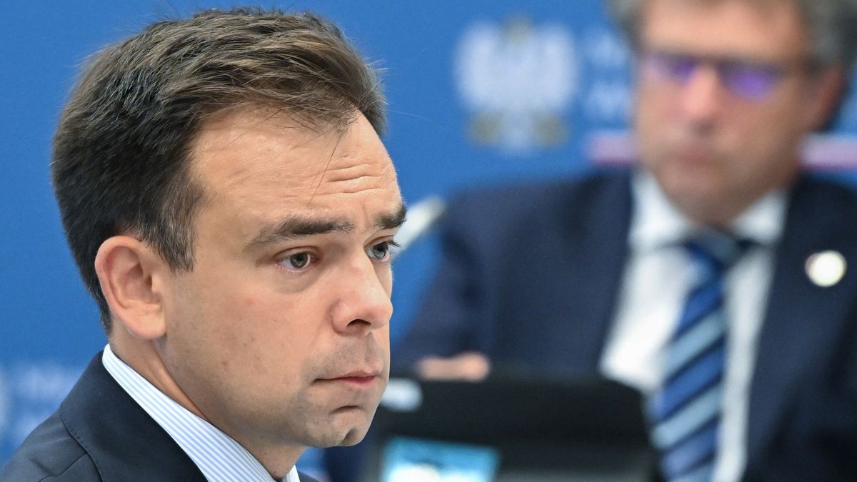 Andrzej Doma�skiWarszawa, 19.08.2024. Minister finans�w Andrzej Doma�ski  podczas posiedzenia Komisji Wsp�lnej Rz�du i Samorz�du Terytorialnego, 19 bm. w siedzibie MSWiA w Warszawie.  (ad) PAP/Radek PietruszkaRadek Pietruszkakancelaria, komisja, kprm, MSWiA, posiedzenie, samorz�d, tetrytorialny, wsp�lna