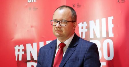 PKN Orlen kupuje Polska Press. Adam Bodnar bije na alarm. "Jak u Orbana"