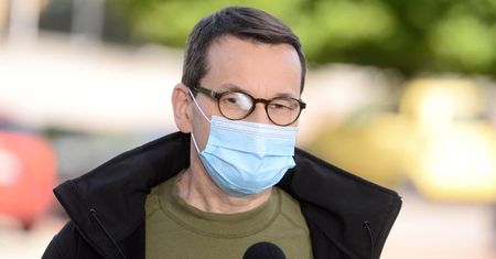Rząd wprowadza kolejne OBOSTRZENIA! "Cała Polska staje się STREFĄ CZERWONĄ"
