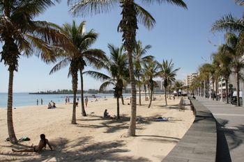 Słynna plaża na hiszpańskiej wyspie zamknięta. Powód może się wydawać przerażający
