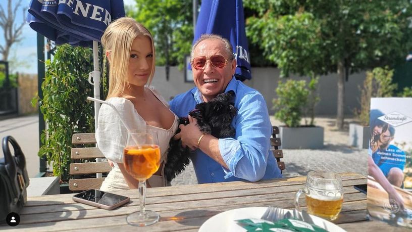 Ojczym Andziaks z partnerką