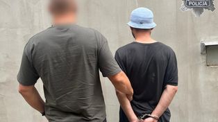 Napadł na 89-latkę i uderzył ją laską. Później poprosił brata o "przysługę"