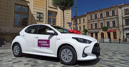 Mieszkańcy Lublina mogą wziąć udział w loterii. Do wygrania m.in. hybrydowa Toyota Yaris. Oto szczegóły